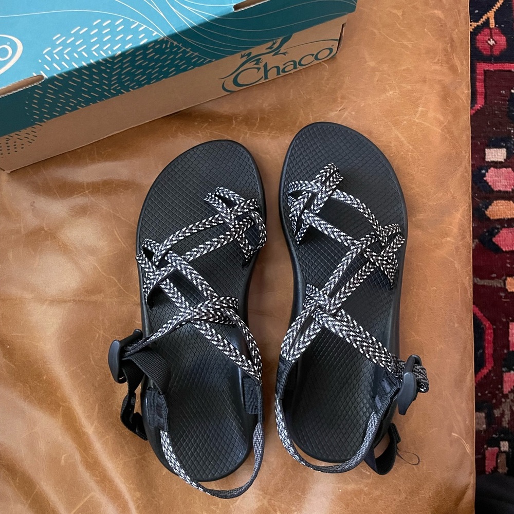 Chaco zx2 black and white new